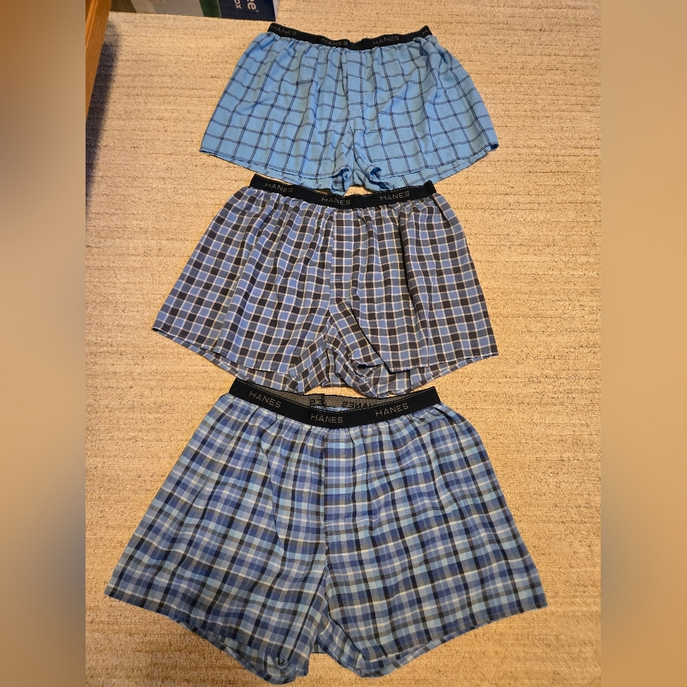 3 Hanes Men's Soft Plaid Boxers Waist 32" Length 15" Approximate Medium?